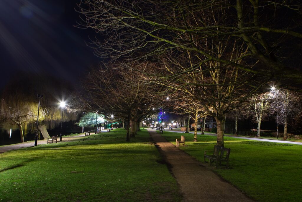 An image of the Bedford embankment at night